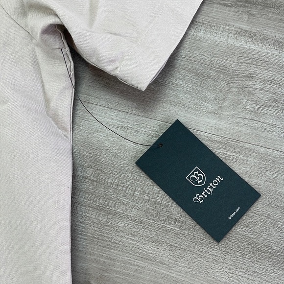 BRIXTON  MENS BOTTON SHORT SLEEVE SHIRT - Picture 8 of 9